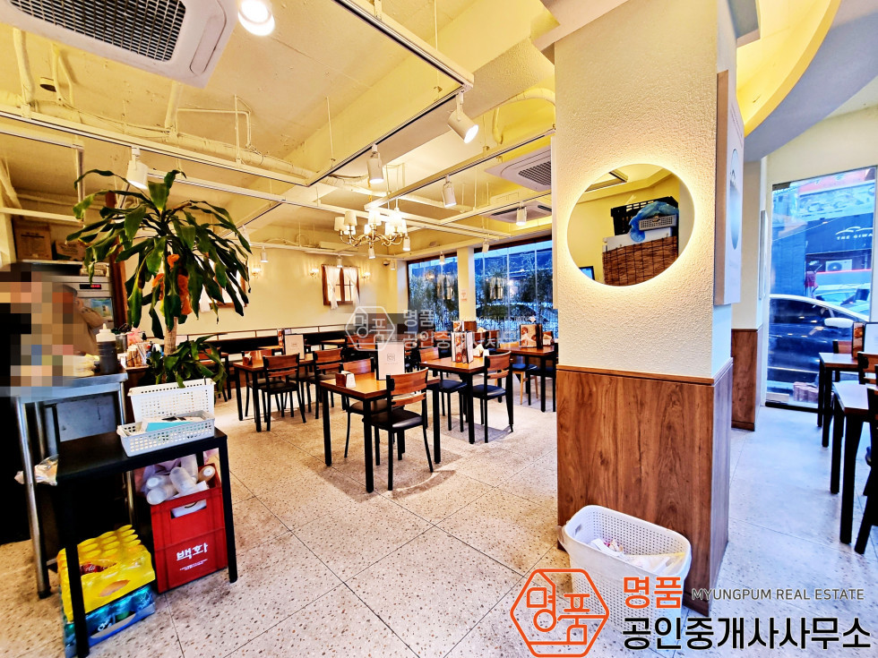 서울 강남구 신사동 30P 음식점 I 압구정로데오 I 메인상권 I 코너1층 I 테라스有 월세 매물번호 10994 사진 3