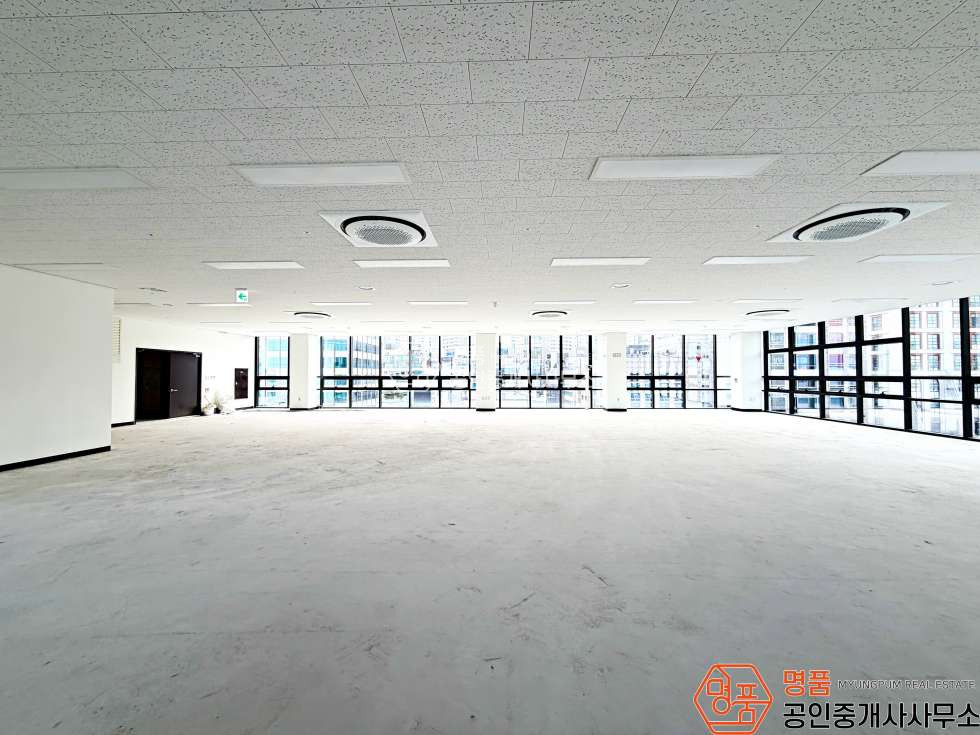 서울 강남구 신사동 95P 병의원 l 신사역8번출구 I 초역세 I 대로변 I 병의원빌딩 월세 매물번호 10052 사진 3