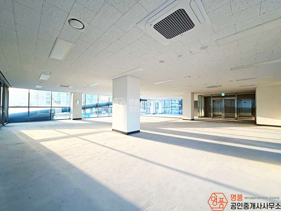 서울 강남구 논현동 주건축물제1동 90P 병의원 I 강남대로 I 대로변 I 높은층고 I 내외부깔끔 월세 매물번호 10030 사진 6