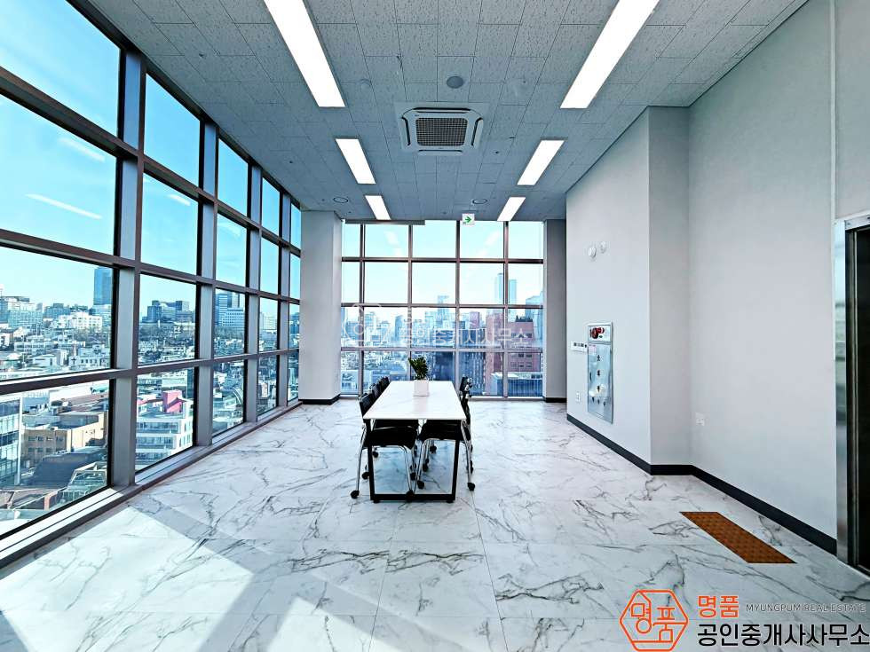 서울 강남구 역삼동 35P 병의원 I 신논현역 I 대로변 I 신축빌딩 I 연층임대가능 월세 매물번호 10021 사진 2