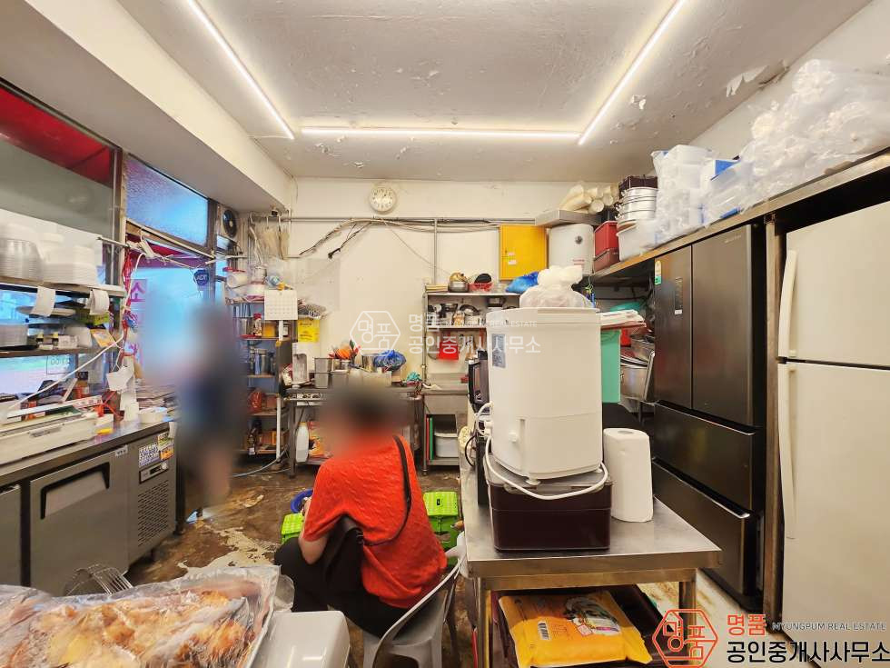 서울 강남구 논현동 15P 상가 I 논현역세권 I 무권리 I 뷰티샵추천 월세 매물번호 10058 사진 2