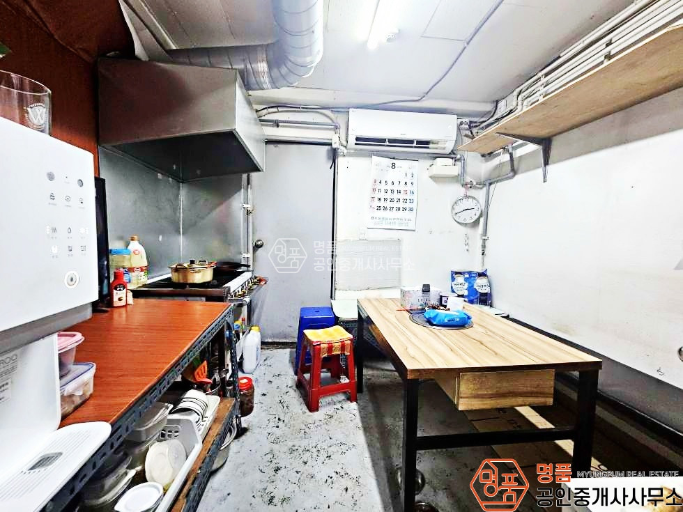 서울 강남구 논현동 소형상가 I 논현역 I 영동시장초입 I 다용도점포 월세 매물번호 10068 사진 2