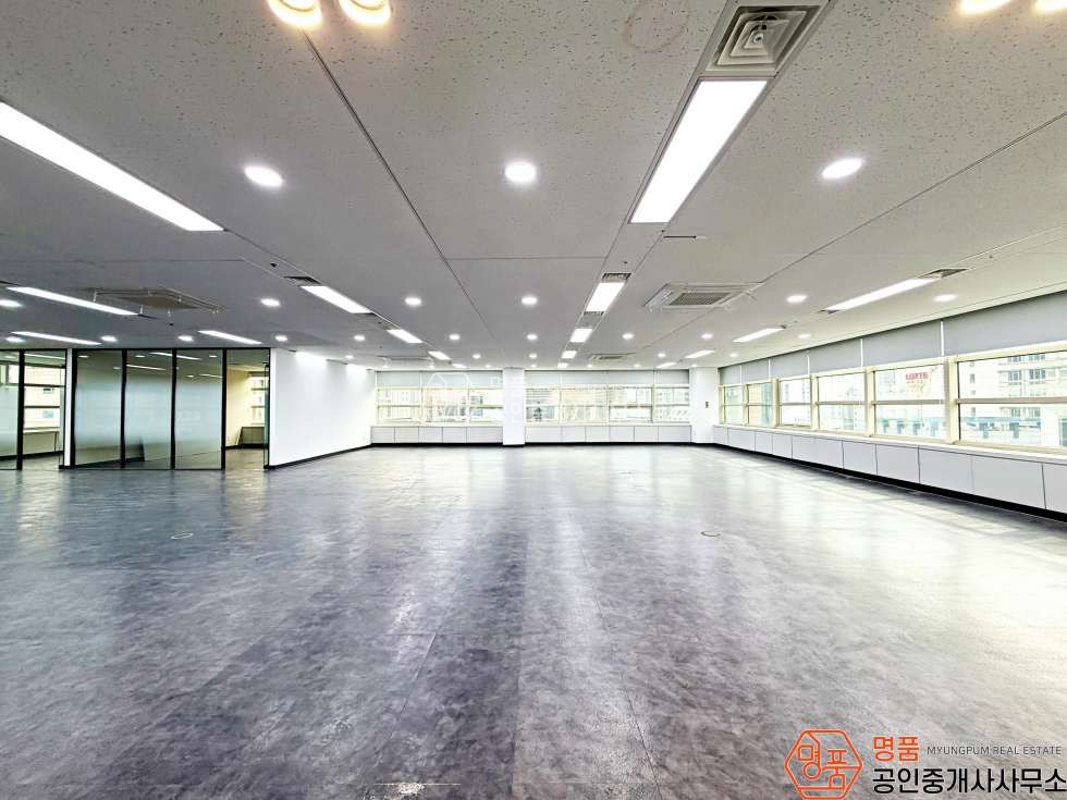서울 서초구 서초동 96P 병의원 l 강남대로 l 대로변 l 강남초역세 l 접근성최상 월세 매물번호 10099 사진 2