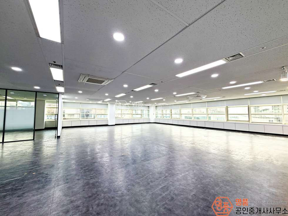 서울 서초구 서초동 96P 병의원 l 강남대로 l 대로변 l 탑층 l 용도변경가능 월세 매물번호 10100 사진 7