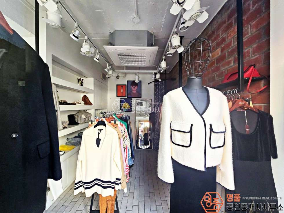 서울 강남구 논현동 1층 상가 l 신논현역 l 코너자리 l 노출최상 월세 매물번호 10138 사진 2