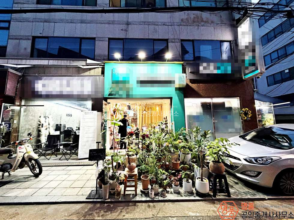서울 강남구 논현동 9P 상가 l 논현초블럭 l 노출최상 l 코너건물 월세 매물번호 10153 사진 1