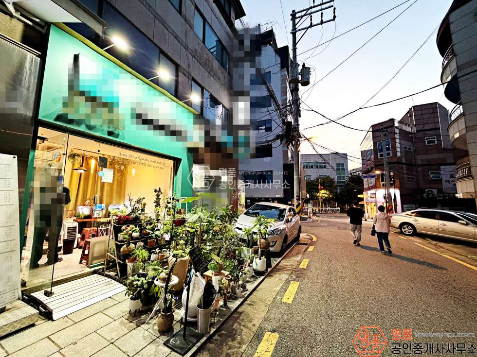 서울 강남구 논현동 9P 상가 l 논현초블럭 l 노출최상 l 코너건물 월세 매물번호 10153 사진 2