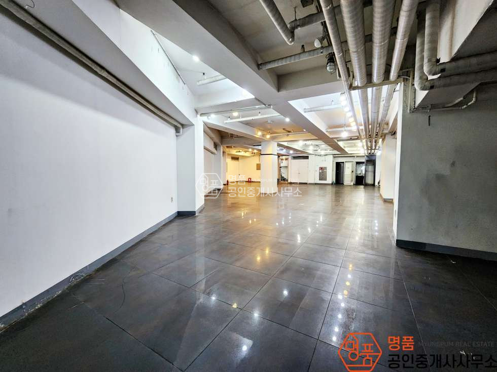 서울 강남구 논현동 학동역 인근 I 대형 상가 I 무권리 I 가성비 굿 월세 매물번호 10458 사진 2