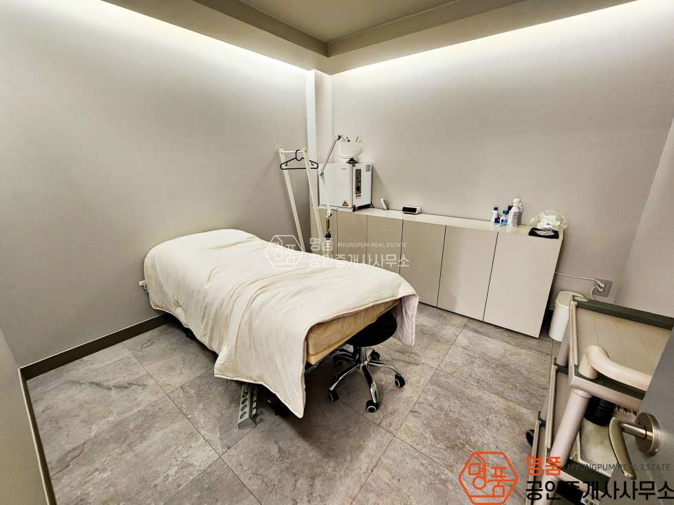 서울 강남구 논현동 논현초 인근 I 피부 미용샵 I 인테리어 굿 I 진행임박 월세 매물번호 10461 사진 6