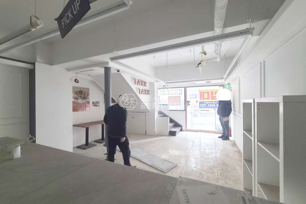 서울 강남구 역삼동 40P 복층상가 I 신논현역세 I 내부계단有 I 무권리 월세 매물번호 10495 사진 3