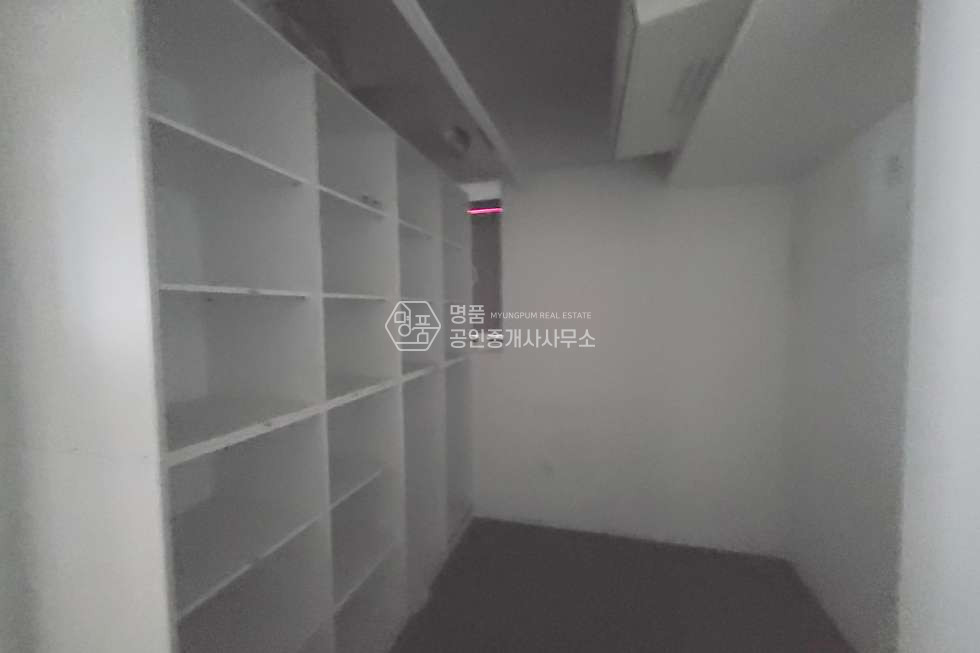 서울 강남구 역삼동 40P 복층상가 I 신논현역세 I 내부계단有 I 무권리 월세 매물번호 10495 사진 13