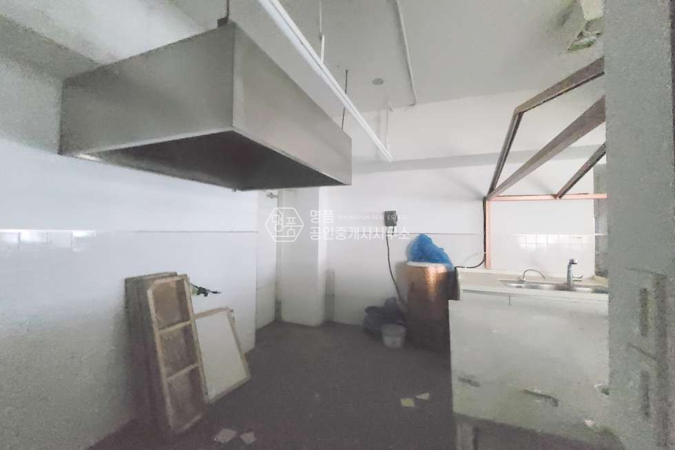 서울 강남구 역삼동 40P 복층상가 I 신논현역세 I 내부계단有 I 무권리 월세 매물번호 10495 사진 14