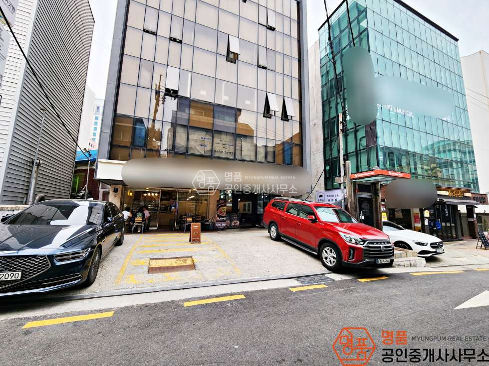 서울 서초구 잠원동 신사역 초역세 I 유동 인구 굿 I 임대 조건 굿 I 진행임박 월세 매물번호 10567 사진 5