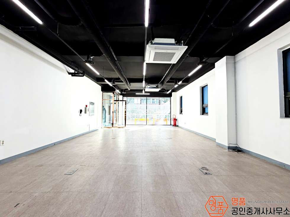 서울 강남구 논현동 기전빌딩동 단독사옥 I 논현역 I 대로변 I 옥상정원 월세 매물번호 10593 사진 1